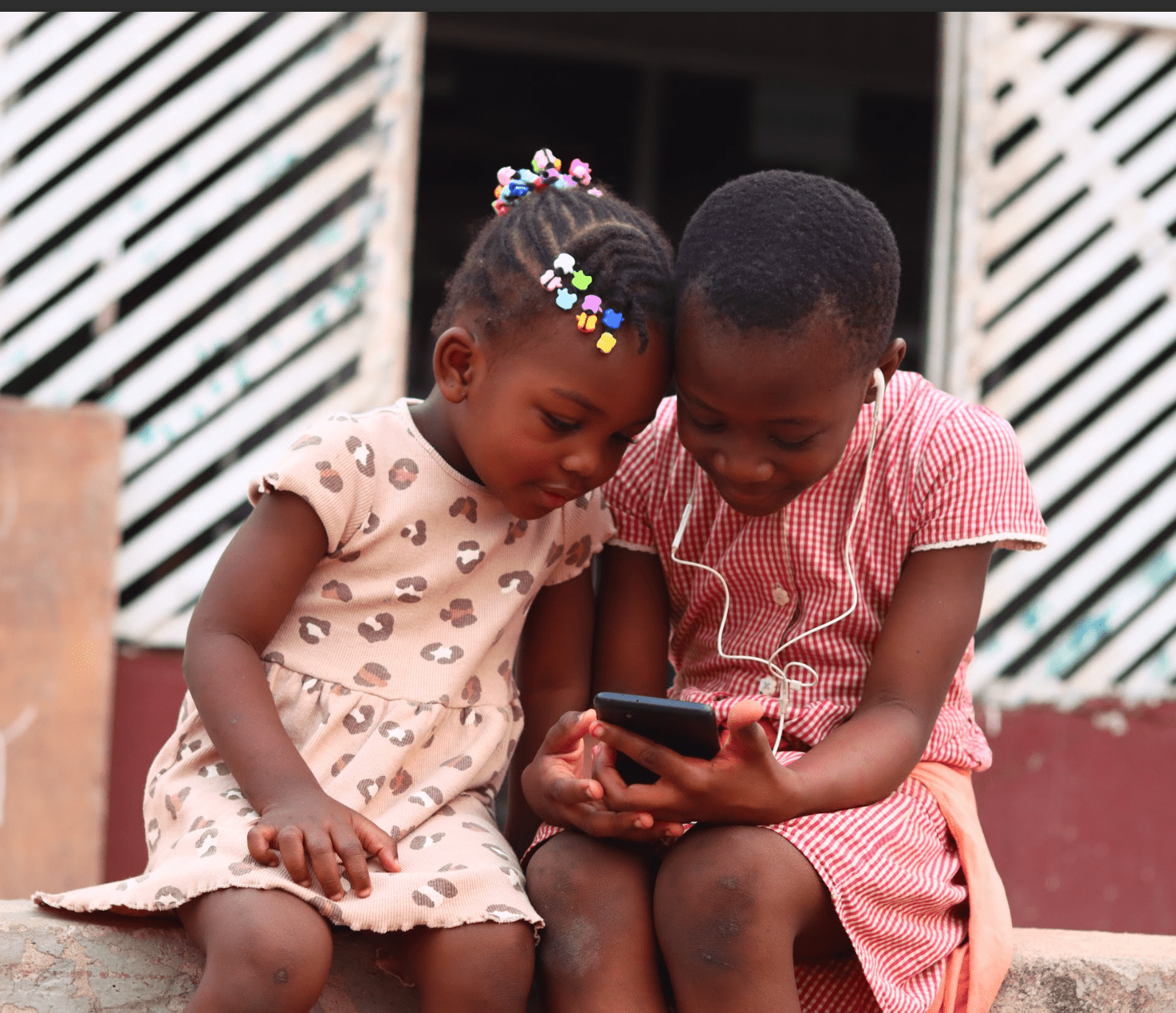 Children watching Anansesem content